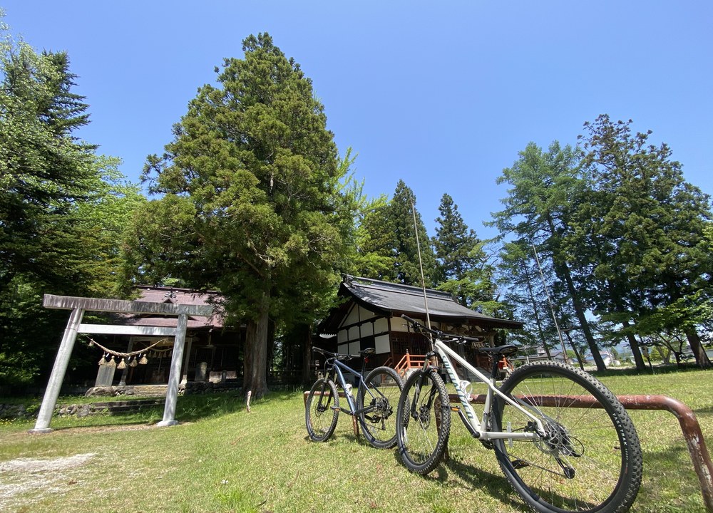 Ride to hidden shrines
